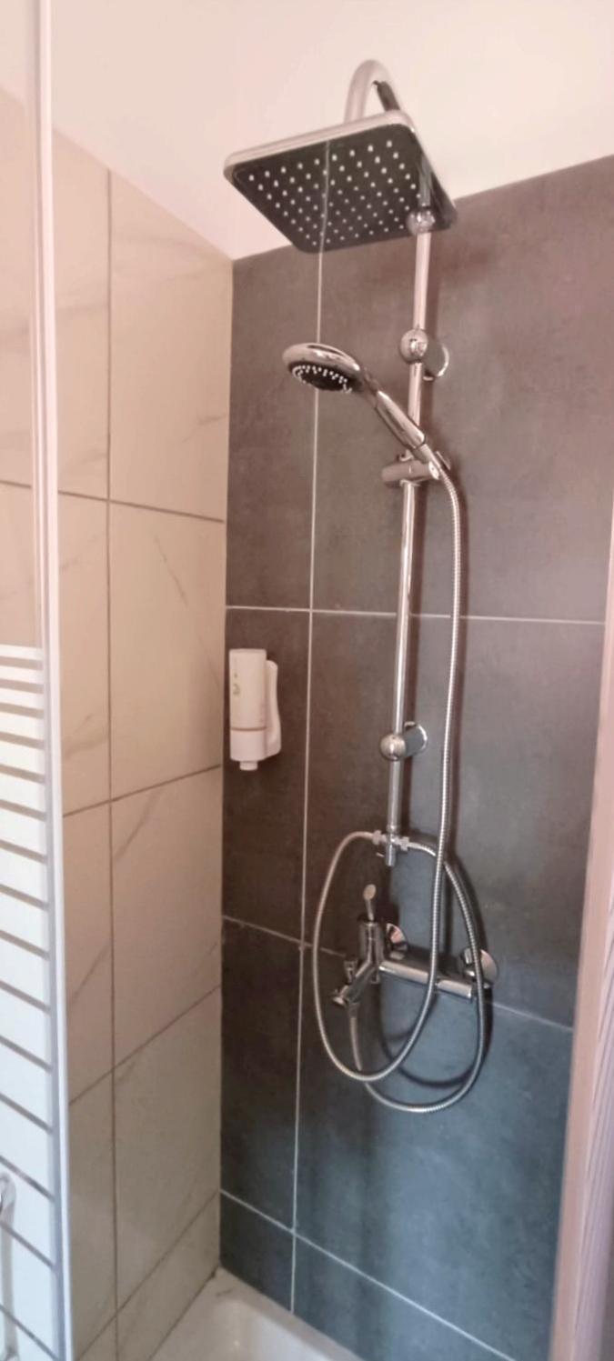 A & K Vacation House Варос Экстерьер фото
